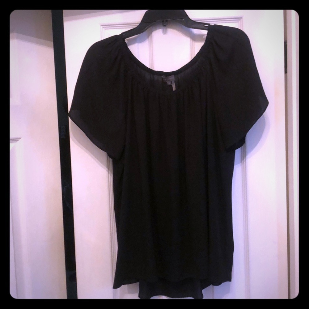 Vince Camuto top M